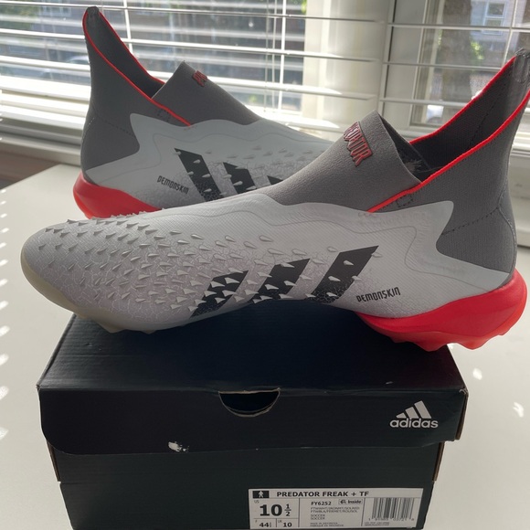 Adidas Predator Freak + Turf Shoes - White/MetallicIron/SolarRed - 10.5 - Picture 4 of 6